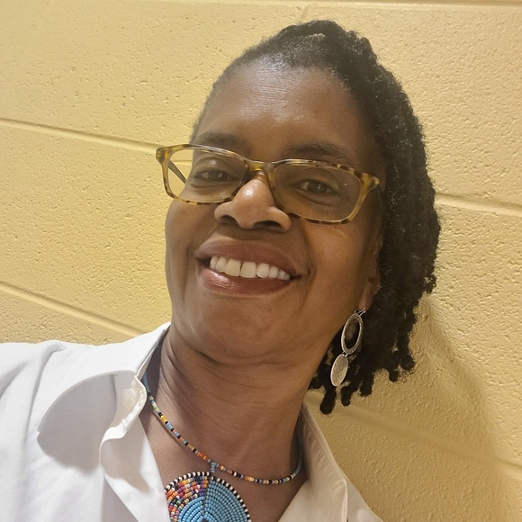 Meet your Posher, Paula - Picture 1 of 1